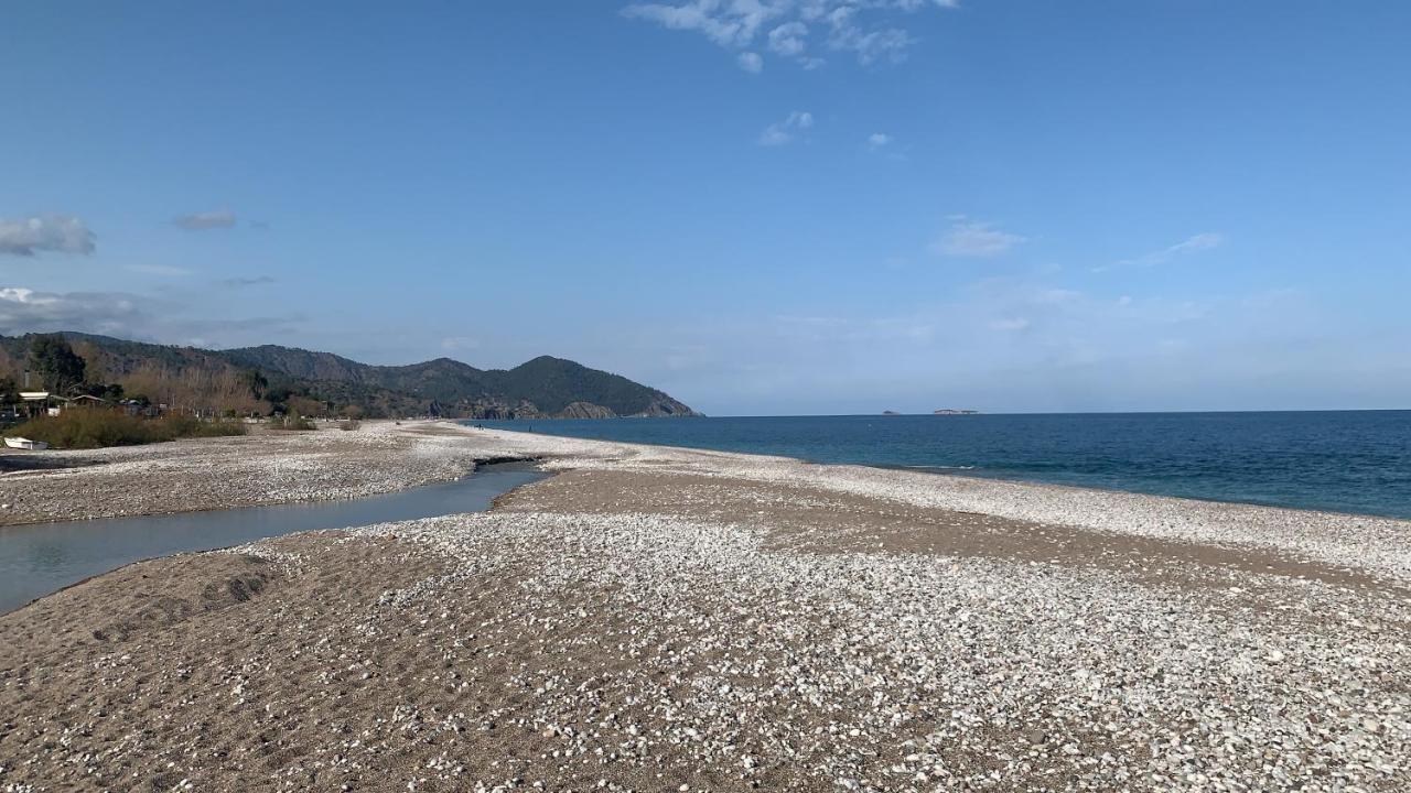 Adabella Pension Чирали Экстерьер фото