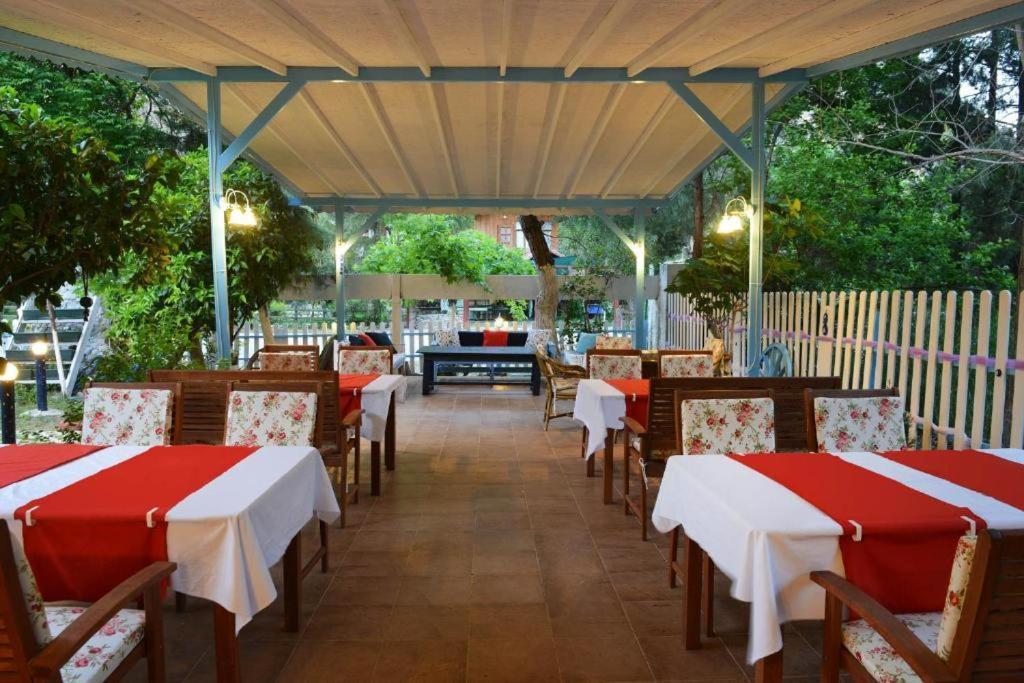 Adabella Pension Чирали Экстерьер фото