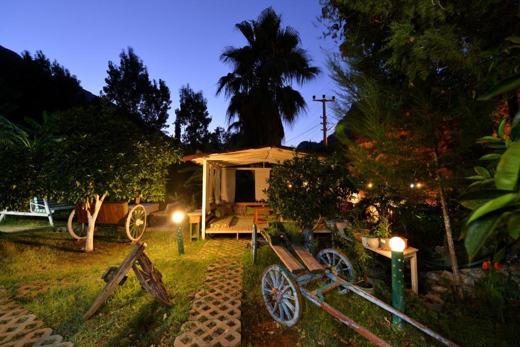 Adabella Pension Чирали Экстерьер фото
