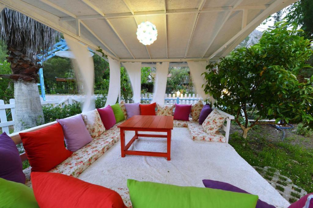 Adabella Pension Чирали Экстерьер фото