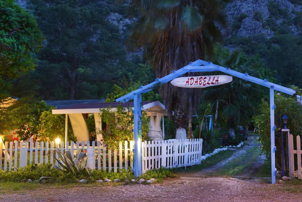 Adabella Pension Чирали Экстерьер фото