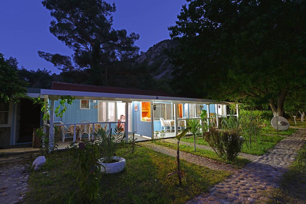 Adabella Pension Чирали Экстерьер фото